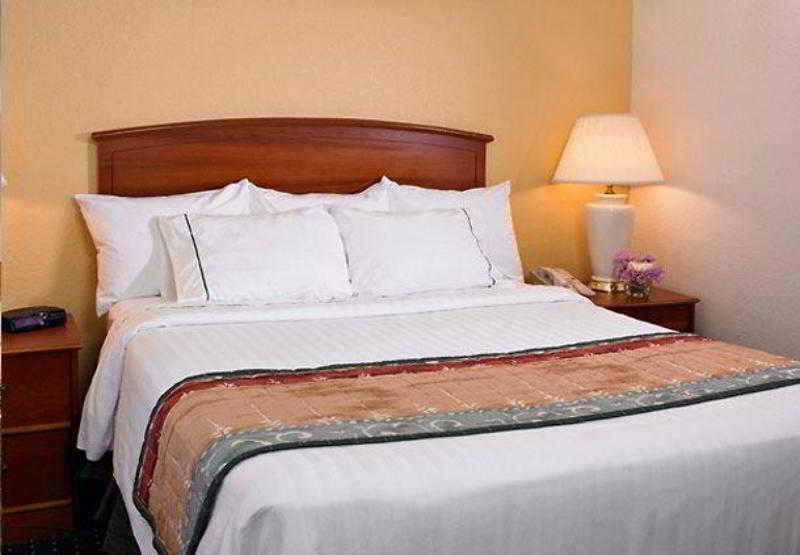 Towneplace Suites By Marriott Findlay Exterior foto